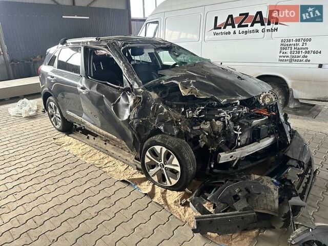 Сірий Кіа Niro, об'ємом двигуна 0 л та пробігом 149 тис. км за 7900 $, фото 2 на Automoto.ua