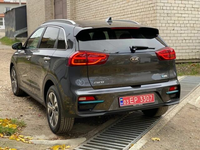 Киа Niro 2020 в Тернополе на Automoto.ua Серый Киа Niro, объемом двигателя 0 л и пробегом 149 тыс. км за 18700 $, фото 6 на Automoto.ua