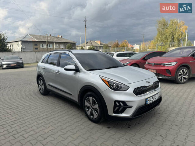 Киа Niro 2020 в Луцке на Automoto.ua Серый Киа Niro, объемом двигателя 1.58 л и пробегом 241 тыс. км за 14600 $, фото 2 на Automoto.ua