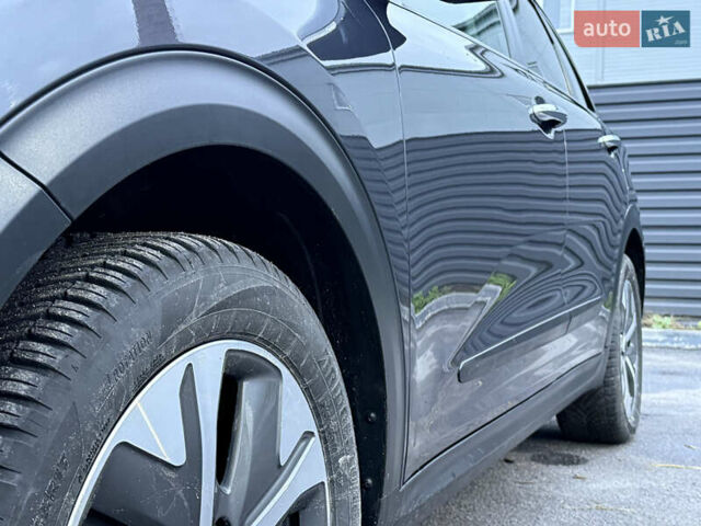 Серый Киа Niro, объемом двигателя 0 л и пробегом 165 тыс. км за 18000 $, фото 22 на Automoto.ua