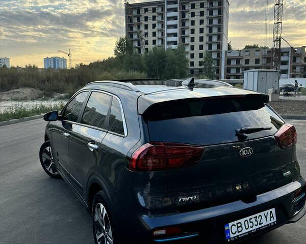 Серый Киа Niro, объемом двигателя 0 л и пробегом 93 тыс. км за 22500 $, фото 3 на Automoto.ua
