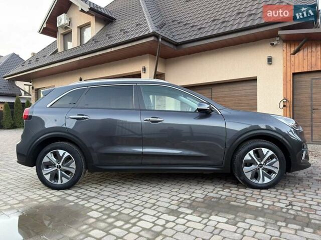 Сірий Кіа Niro, об'ємом двигуна 0 л та пробігом 118 тис. км за 20499 $, фото 8 на Automoto.ua