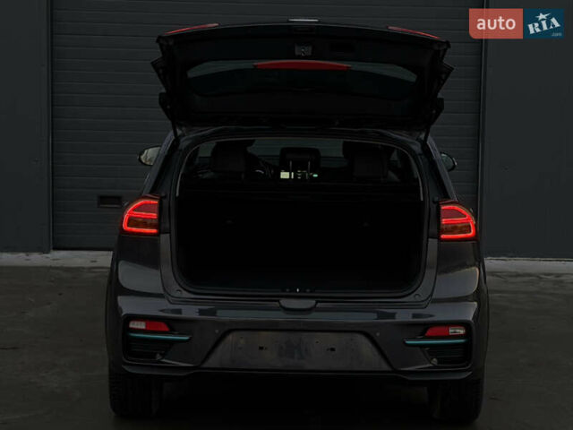 Серый Киа Niro, объемом двигателя 0 л и пробегом 164 тыс. км за 17550 $, фото 56 на Automoto.ua