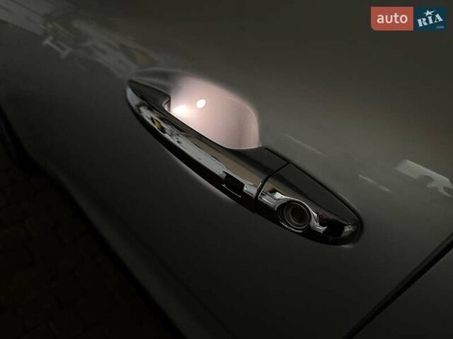 Сірий Кіа Niro, об'ємом двигуна 0 л та пробігом 71 тис. км за 21999 $, фото 94 на Automoto.ua