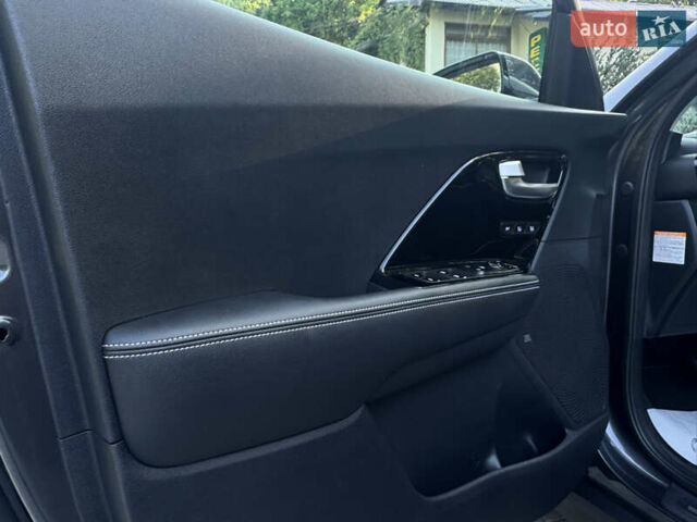 Сірий Кіа Niro, об'ємом двигуна 0 л та пробігом 144 тис. км за 18200 $, фото 39 на Automoto.ua