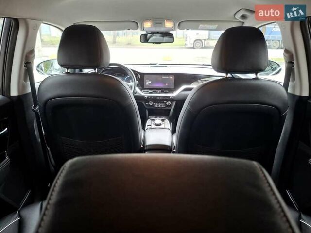 Серый Киа Niro, объемом двигателя 0 л и пробегом 115 тыс. км за 20300 $, фото 27 на Automoto.ua