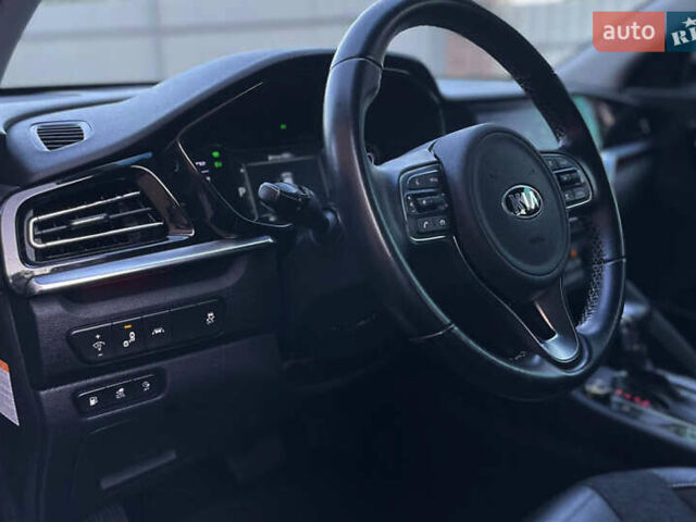 Серый Киа Niro, объемом двигателя 1.58 л и пробегом 67 тыс. км за 22600 $, фото 22 на Automoto.ua