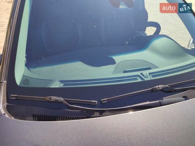 Серый Киа Niro, объемом двигателя 0 л и пробегом 49 тыс. км за 23000 $, фото 33 на Automoto.ua