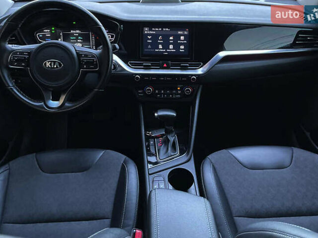 Серый Киа Niro, объемом двигателя 1.58 л и пробегом 67 тыс. км за 22600 $, фото 32 на Automoto.ua