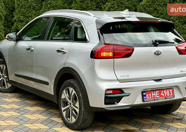 Киа Niro 2020 в Самборе на Automoto.ua Серый Киа Niro, объемом двигателя 0 л и пробегом 59 тыс. км за 20700 $, фото 10 на Automoto.ua