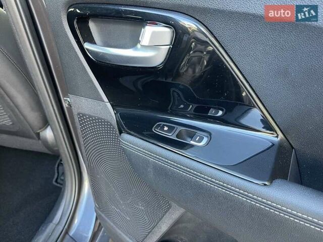 Серый Киа Niro, объемом двигателя 0 л и пробегом 125 тыс. км за 19250 $, фото 41 на Automoto.ua