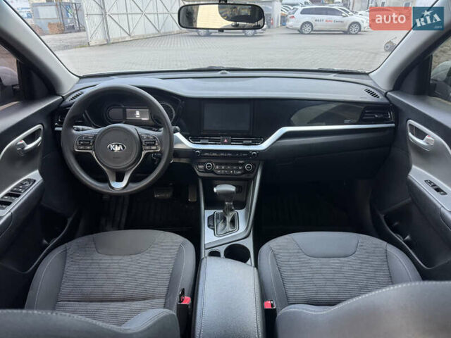 Киа Niro 2020 в Луцке на Automoto.ua Серый Киа Niro, объемом двигателя 1.58 л и пробегом 241 тыс. км за 14600 $, фото 17 на Automoto.ua