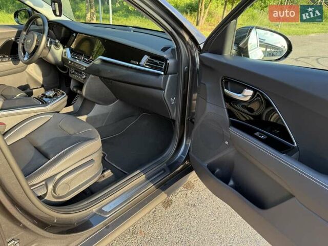 Серый Киа Niro, объемом двигателя 0 л и пробегом 57 тыс. км за 23299 $, фото 31 на Automoto.ua