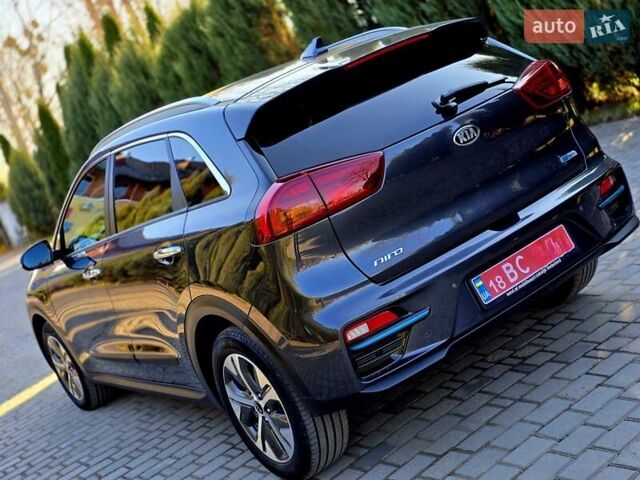 Серый Киа Niro, объемом двигателя 0 л и пробегом 70 тыс. км за 18800 $, фото 11 на Automoto.ua