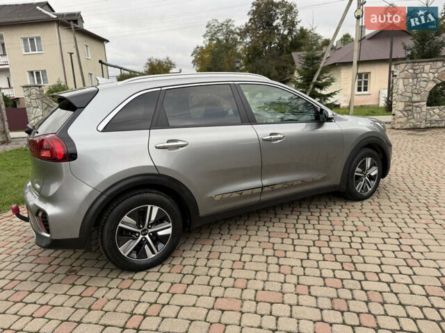Киа Niro 2020 в Калуше на Automoto.ua Серый Киа Niro, объемом двигателя 1.58 л и пробегом 102 тыс. км за 19600 $, фото 12 на Automoto.ua