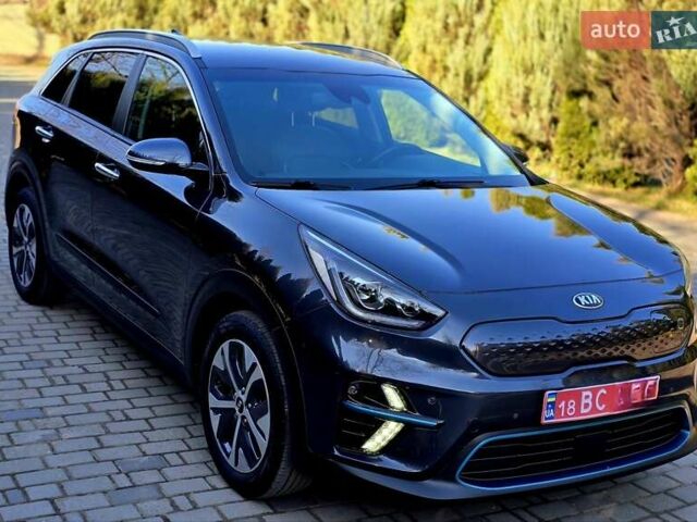 Серый Киа Niro, объемом двигателя 0 л и пробегом 70 тыс. км за 18800 $, фото 5 на Automoto.ua