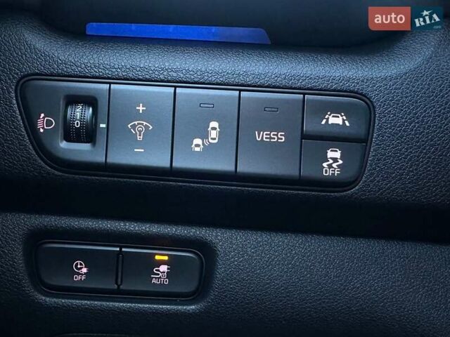 Сірий Кіа Niro, об'ємом двигуна 0 л та пробігом 58 тис. км за 23400 $, фото 7 на Automoto.ua