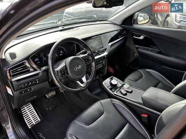 Серый Киа Niro, объемом двигателя 0 л и пробегом 110 тыс. км за 21200 $, фото 15 на Automoto.ua