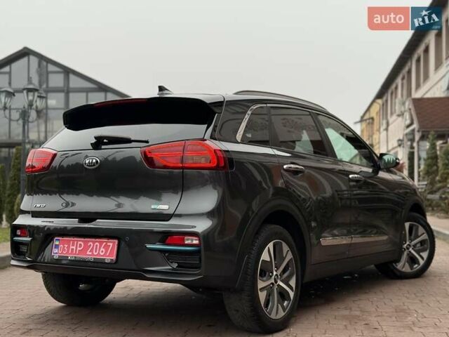Серый Киа Niro, объемом двигателя 0 л и пробегом 125 тыс. км за 18950 $, фото 20 на Automoto.ua