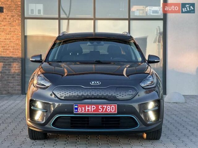 Серый Киа Niro, объемом двигателя 0 л и пробегом 74 тыс. км за 18200 $, фото 5 на Automoto.ua