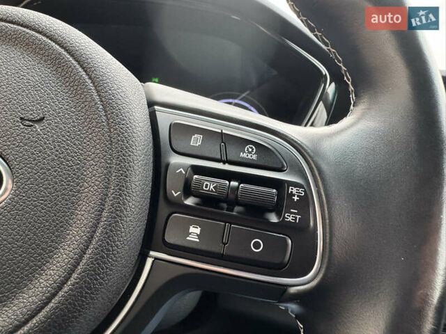 Серый Киа Niro, объемом двигателя 0 л и пробегом 118 тыс. км за 19350 $, фото 86 на Automoto.ua