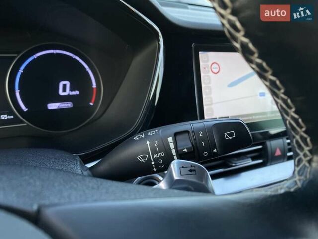 Серый Киа Niro, объемом двигателя 0 л и пробегом 88 тыс. км за 21500 $, фото 26 на Automoto.ua