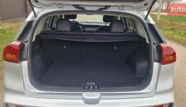 Серый Киа Niro, объемом двигателя 0 л и пробегом 167 тыс. км за 18400 $, фото 34 на Automoto.ua