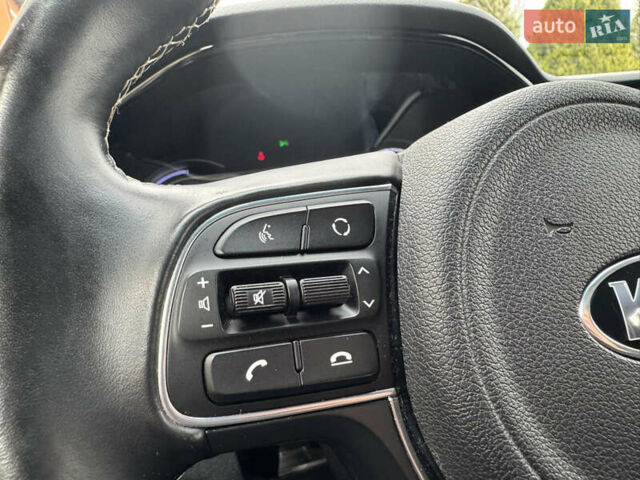 Серый Киа Niro, объемом двигателя 0 л и пробегом 118 тыс. км за 19350 $, фото 85 на Automoto.ua