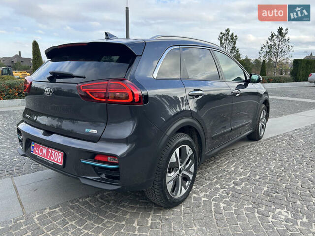 Сірий Кіа Niro, об'ємом двигуна 0 л та пробігом 113 тис. км за 19580 $, фото 8 на Automoto.ua