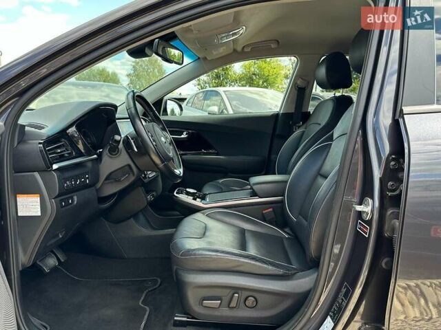 Сірий Кіа Niro, об'ємом двигуна 0 л та пробігом 97 тис. км за 22600 $, фото 19 на Automoto.ua