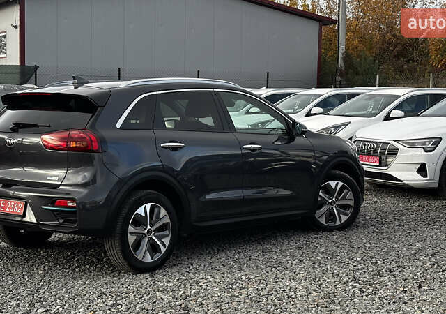 Серый Киа Niro, объемом двигателя 0 л и пробегом 112 тыс. км за 20800 $, фото 10 на Automoto.ua