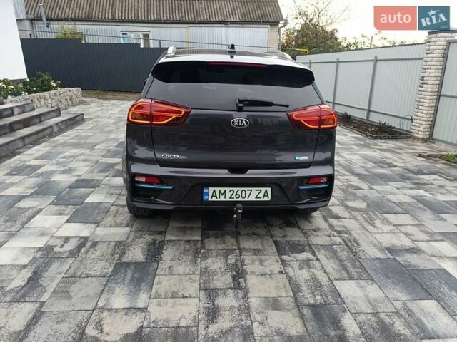 Сірий Кіа Niro, об'ємом двигуна 0 л та пробігом 135 тис. км за 19700 $, фото 4 на Automoto.ua