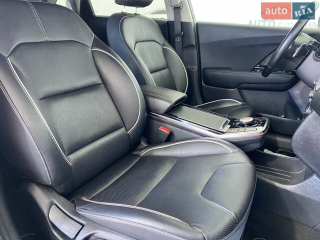 Сірий Кіа Niro, об'ємом двигуна 0 л та пробігом 158 тис. км за 19950 $, фото 8 на Automoto.ua