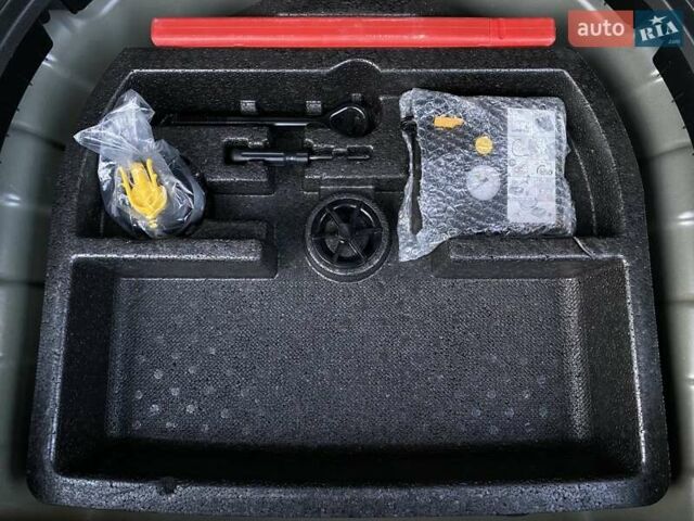 Сірий Кіа Niro, об'ємом двигуна 0 л та пробігом 88 тис. км за 22500 $, фото 51 на Automoto.ua