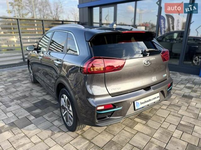 Серый Киа Niro, объемом двигателя 0 л и пробегом 142 тыс. км за 18900 $, фото 9 на Automoto.ua