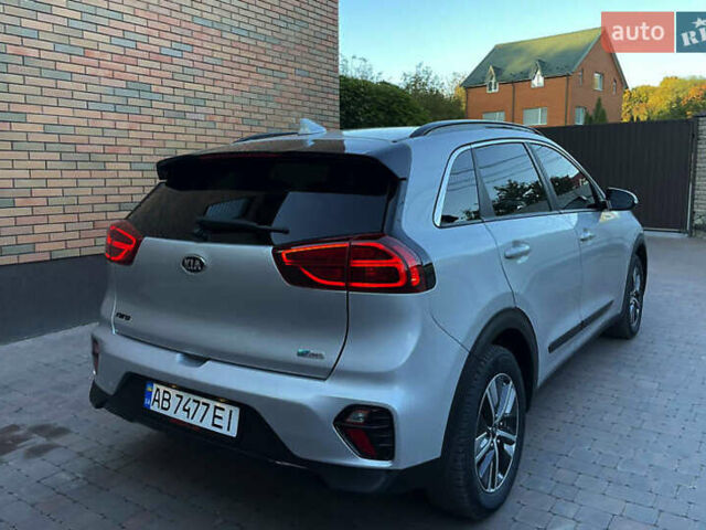 Серый Киа Niro, объемом двигателя 1.58 л и пробегом 67 тыс. км за 22600 $, фото 4 на Automoto.ua