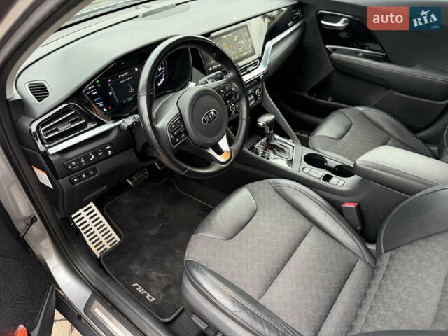 Киа Niro 2020 в Калуше на Automoto.ua Серый Киа Niro, объемом двигателя 1.58 л и пробегом 102 тыс. км за 19600 $, фото 24 на Automoto.ua
