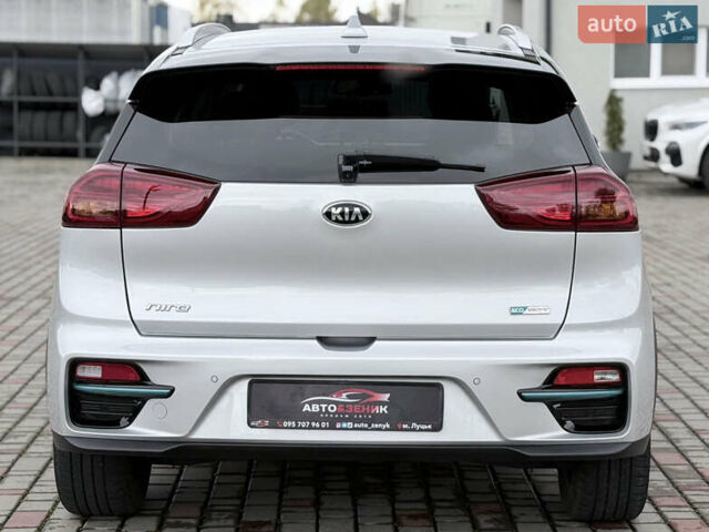 Серый Киа Niro, объемом двигателя 0 л и пробегом 126 тыс. км за 21500 $, фото 6 на Automoto.ua
