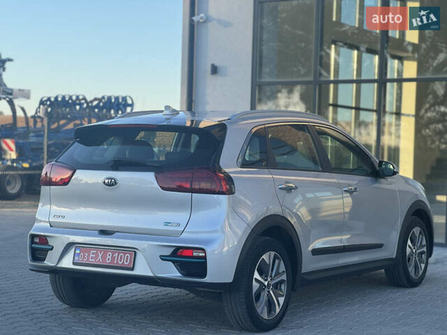 Серый Киа Niro, объемом двигателя 0 л и пробегом 139 тыс. км за 17699 $, фото 9 на Automoto.ua