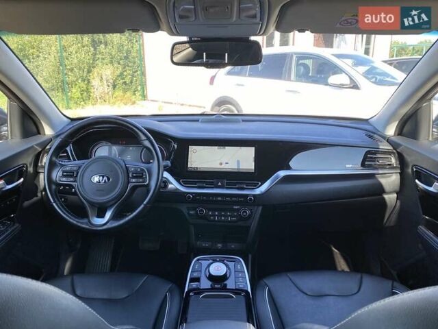 Сірий Кіа Niro, об'ємом двигуна 0 л та пробігом 107 тис. км за 21950 $, фото 39 на Automoto.ua