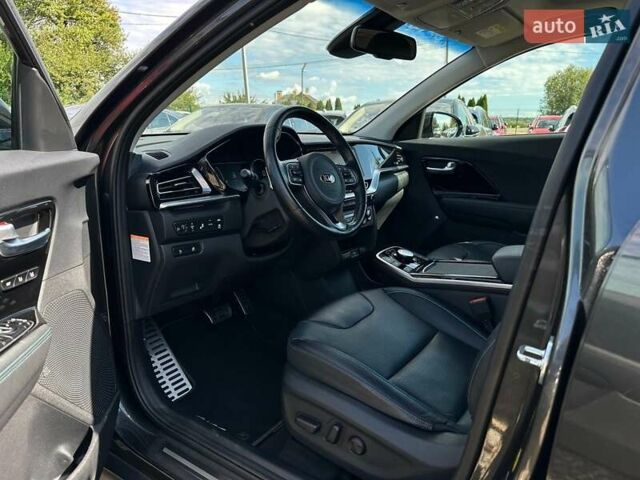 Серый Киа Niro, объемом двигателя 0 л и пробегом 97 тыс. км за 23200 $, фото 27 на Automoto.ua