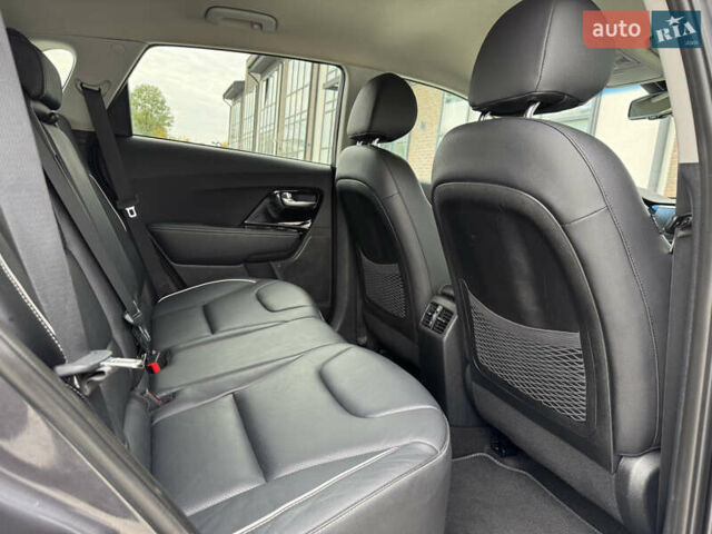 Серый Киа Niro, объемом двигателя 0 л и пробегом 139 тыс. км за 18900 $, фото 64 на Automoto.ua