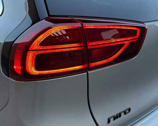 Серый Киа Niro, объемом двигателя 1.58 л и пробегом 67 тыс. км за 22600 $, фото 27 на Automoto.ua