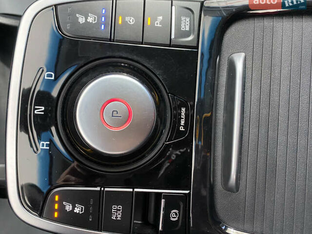 Сірий Кіа Niro, об'ємом двигуна 0 л та пробігом 158 тис. км за 19950 $, фото 18 на Automoto.ua