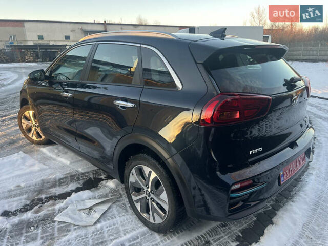 Серый Киа Niro, объемом двигателя 0 л и пробегом 96 тыс. км за 19500 $, фото 3 на Automoto.ua