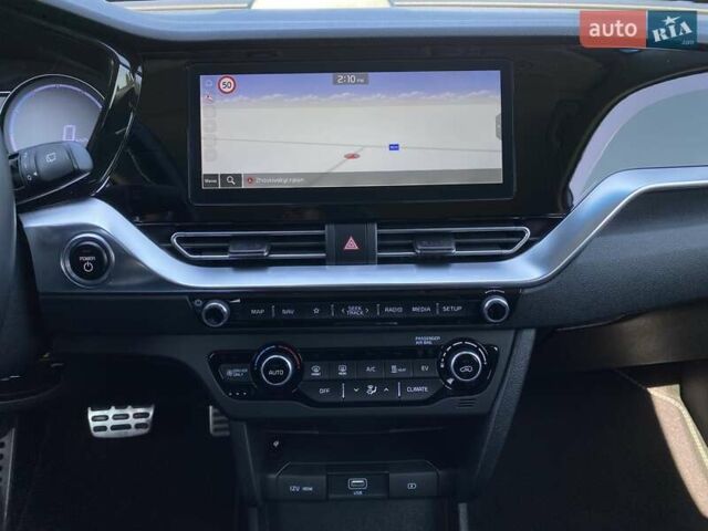 Серый Киа Niro, объемом двигателя 0 л и пробегом 58 тыс. км за 23200 $, фото 44 на Automoto.ua