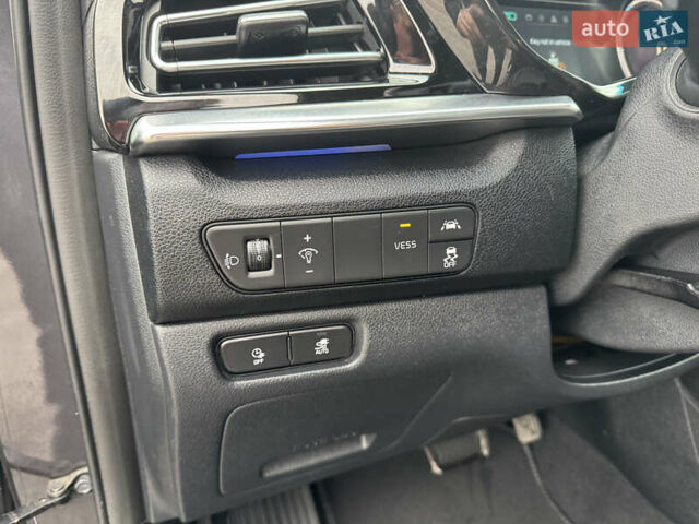 Серый Киа Niro, объемом двигателя 0 л и пробегом 158 тыс. км за 17750 $, фото 41 на Automoto.ua