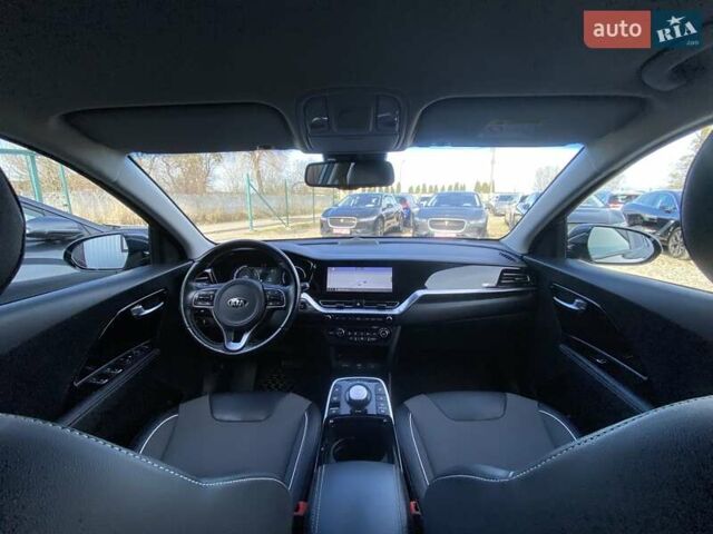 Киа Niro 2020 в Львове на Automoto.ua Серый Киа Niro, объемом двигателя 0 л и пробегом 101 тыс. км за 20300 $, фото 29 на Automoto.ua