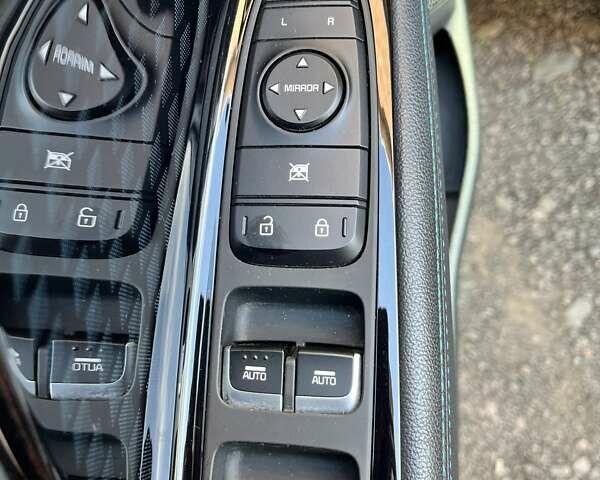 Сірий Кіа Niro, об'ємом двигуна 0 л та пробігом 112 тис. км за 18900 $, фото 24 на Automoto.ua