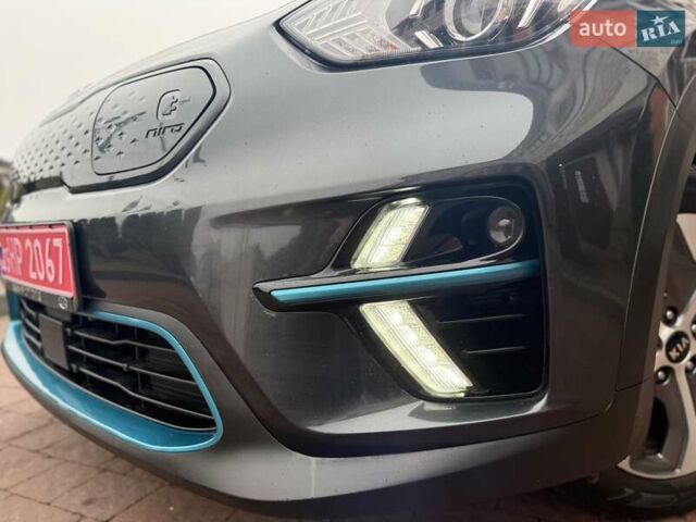 Серый Киа Niro, объемом двигателя 0 л и пробегом 125 тыс. км за 18950 $, фото 8 на Automoto.ua